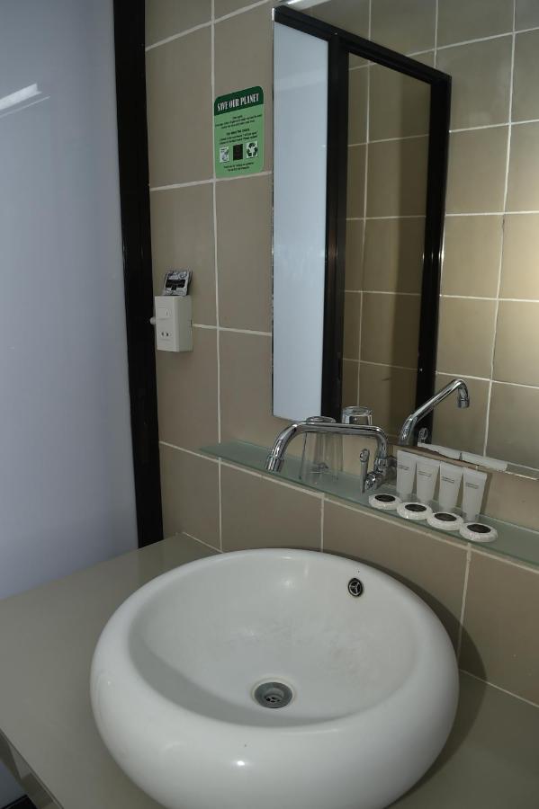 Columbus Plaza Hotel General Santos City Kültér fotó