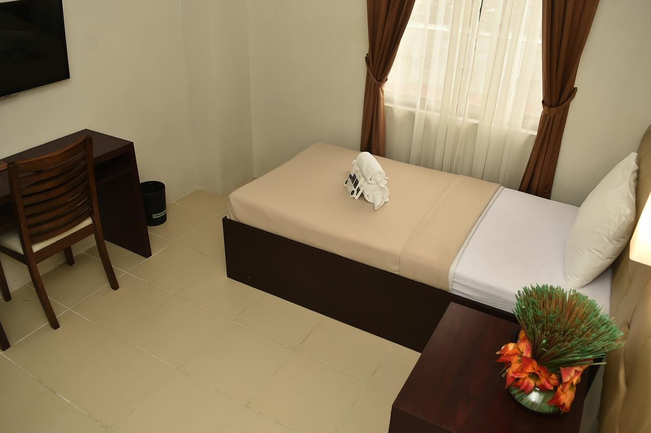 Columbus Plaza Hotel General Santos City Kültér fotó