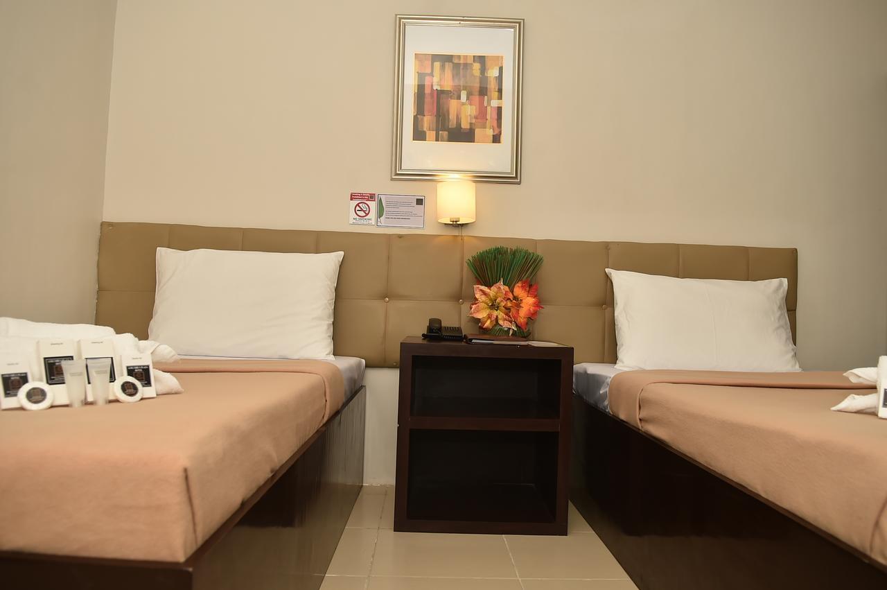 Columbus Plaza Hotel General Santos City Kültér fotó