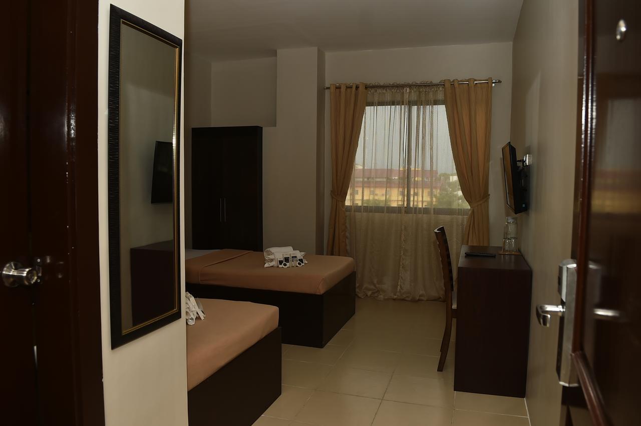 Columbus Plaza Hotel General Santos City Kültér fotó